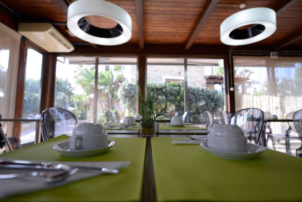 Oasis Hotel Residence Resort LMP Exterior foto
